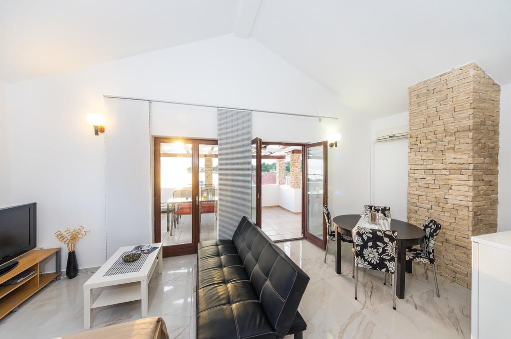 Apartments Draznik Затон Номер фото