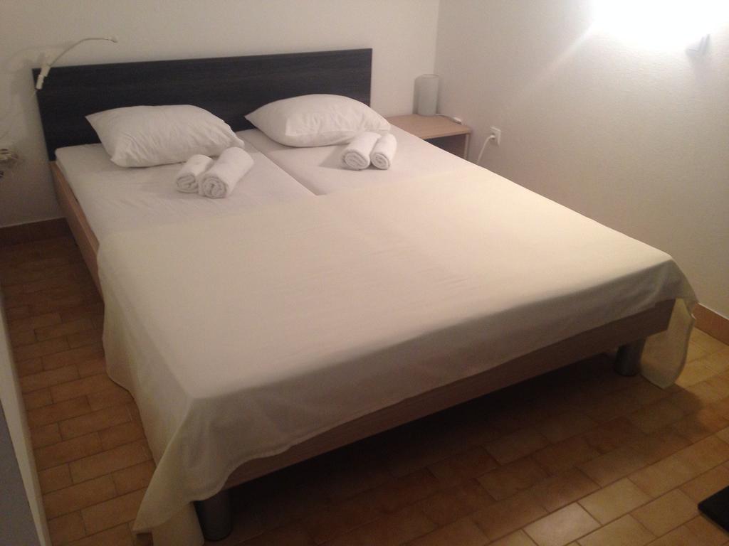 Apartments Draznik Затон Экстерьер фото